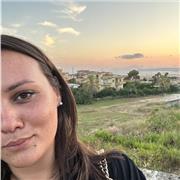 Insegnante madrelingua italiana, docente nella scuola, offre lezioni di italiano a studenti o stranieri che vogliano apprendere la lingua italiana. 
Insieme studiare, senza annoiarsi!